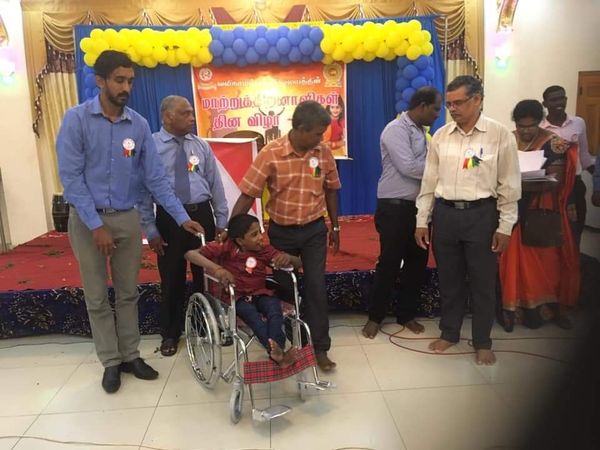 SICIL , DJ தம்பதியினர் நடக்க முடியாத ஒரு சிறுவருக்கு  Wheelchair வழங்கினார்கள்